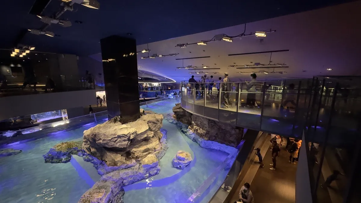 水族館内